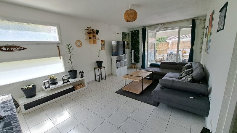 Vente Appartement ST SEURIN SUR L ISLE - 3 pièces -71 m² - (33660)