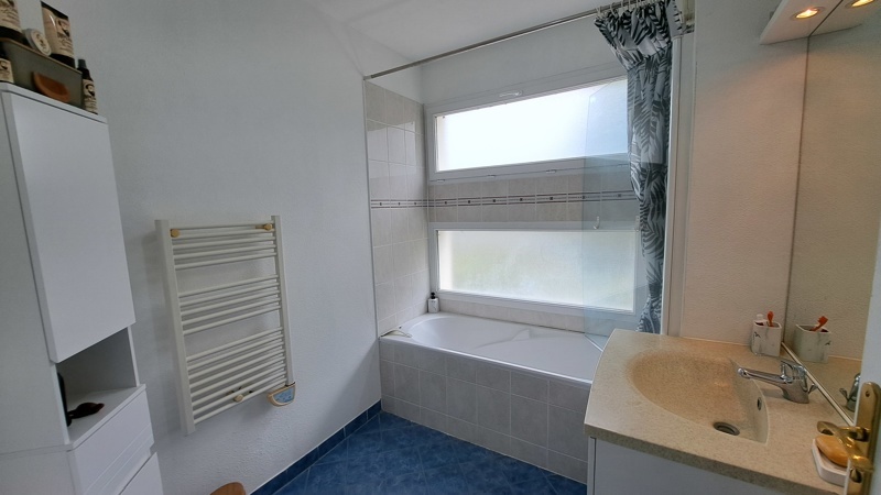 Vente Appartement ST SEURIN SUR L ISLE - 3 pièces -71 m² - (33660)