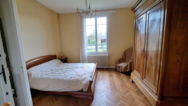 Vente Maison ST SEURIN SUR L ISLE - 7 pièces -159 m² - (33660)
