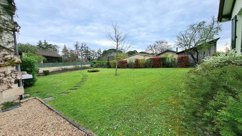 Vente Maison ST SEURIN SUR L ISLE - 7 pièces -159 m² - (33660)