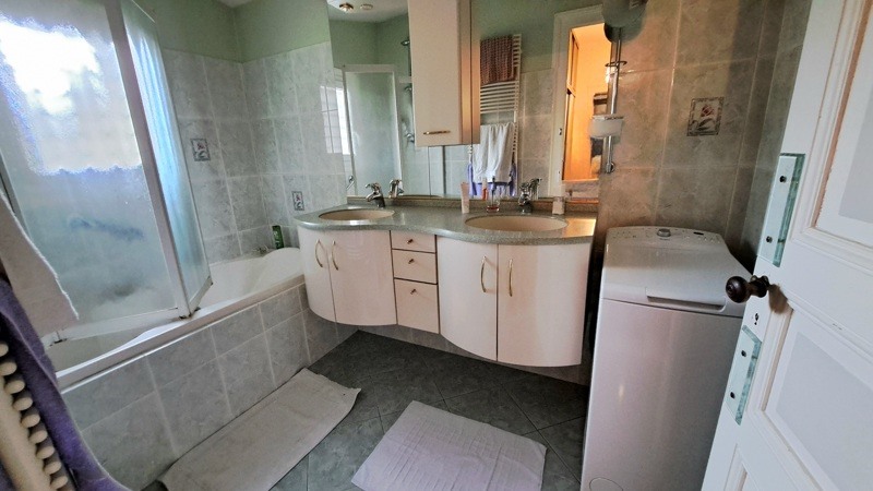 Vente Maison ST SEURIN SUR L ISLE - 7 pièces -159 m² - (33660)