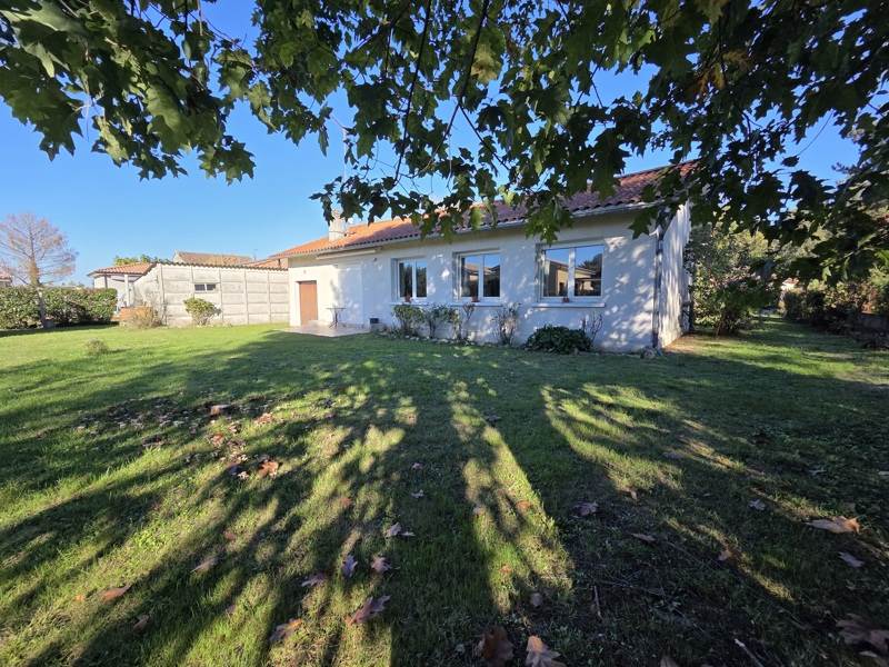 Vente Maison Saint-Seurin-sur-l'Isle - 4 pièces -81 m² - (33660)