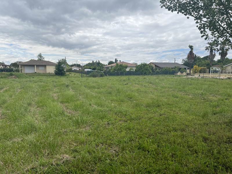 Terrain 1559 m² · à Plaisance | · 1 559 m² · 44 000 €