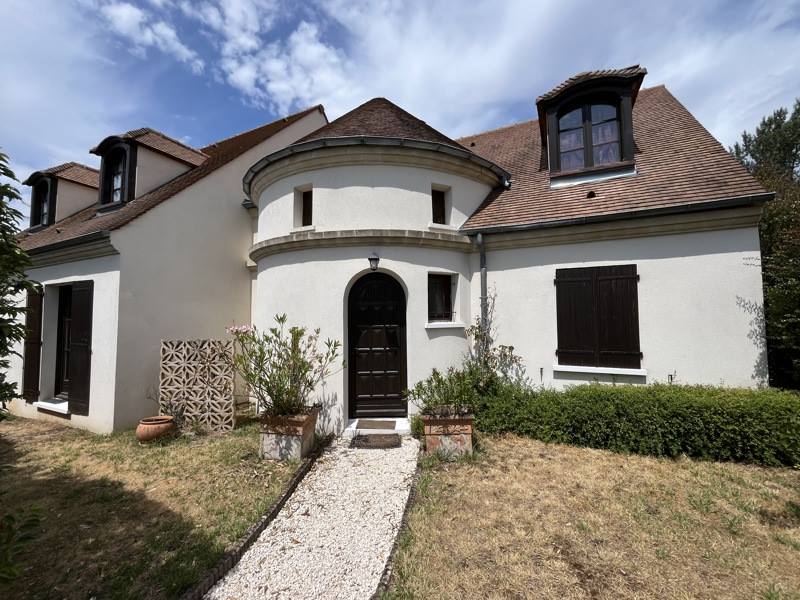 Maison 9 pièces 213 m² · à Méry-sur-Oise · 213 m² · 695 000 €