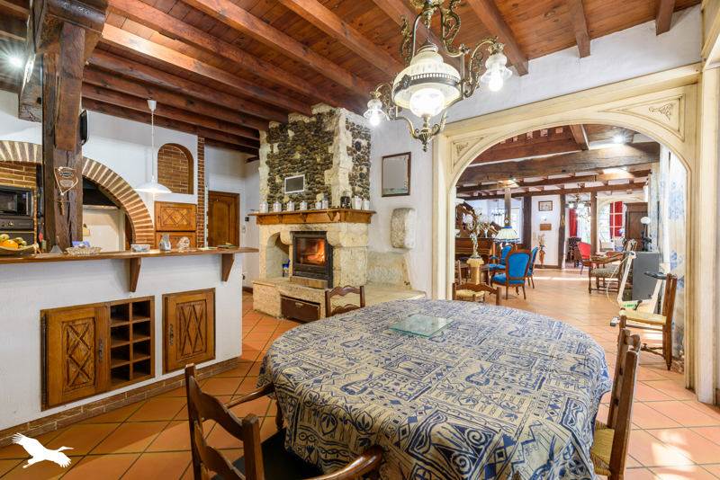 Vente Maison AURICE - 5 pièces -372 m² - (40500)