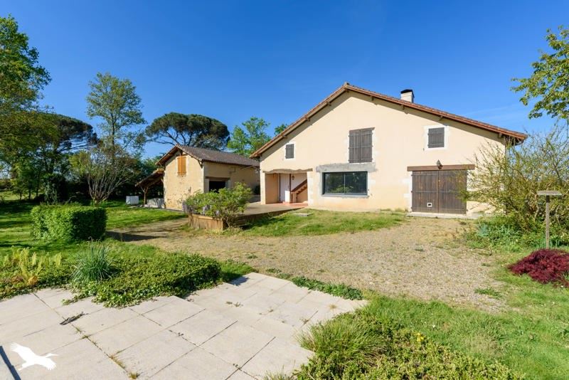 Vente Maison EYRES MONCUBE - 5 pièces -156 m² - (40500)