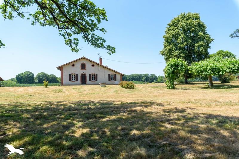 Maison 5 pièces 152 m² · à Lamothe · 152 m² · 161 250 €