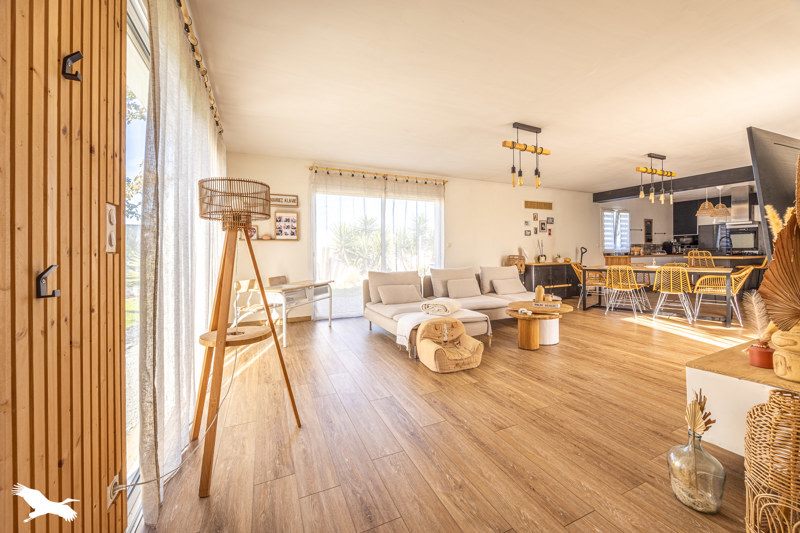Vente Maison ST CHRISTOPHE - 8 pièces -182 m² - (17220)