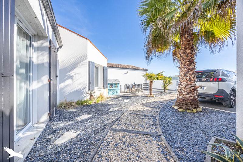 Vente Maison ST CHRISTOPHE - 8 pièces -182 m² - (17220)