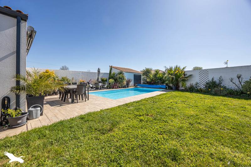 Maison 11 pièces 244 m² · à Aigrefeuille-d'Aunis · 244 m² · 585 000 €
