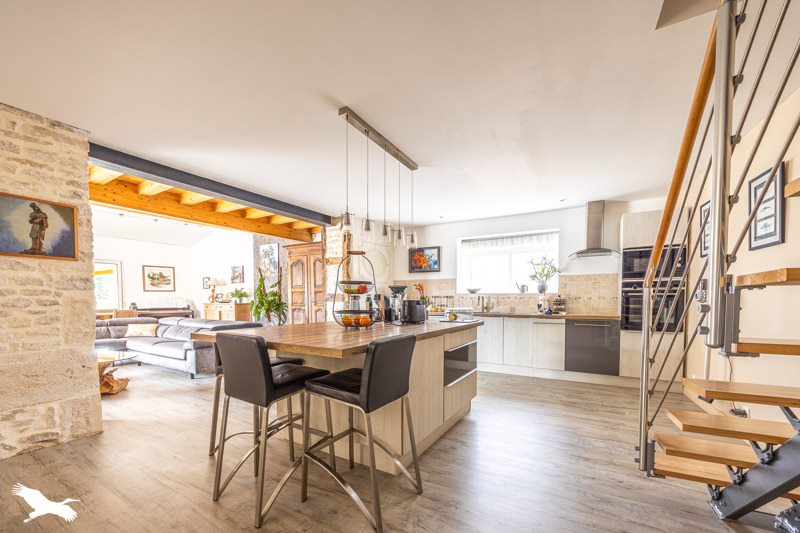 Vente Maison CIRE D AUNIS - 6 pièces -196 m² - (17290)