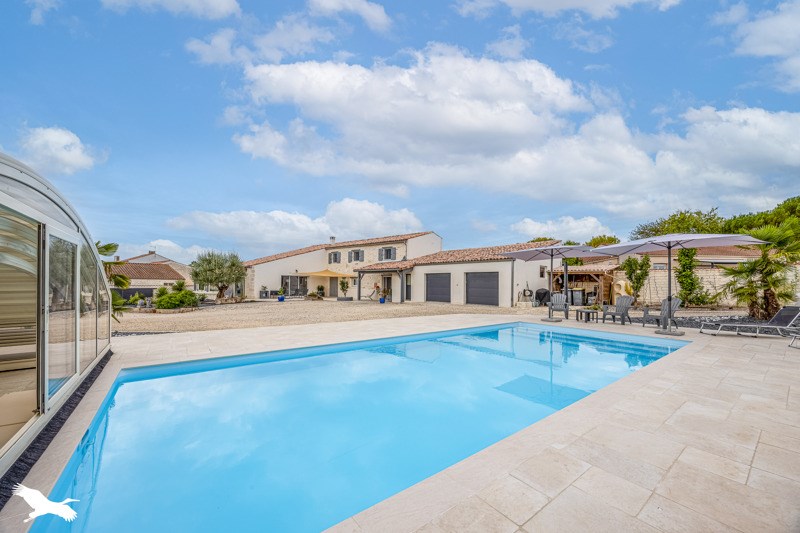 Vente Maison CIRE D AUNIS - 6 pièces -196 m² - (17290)