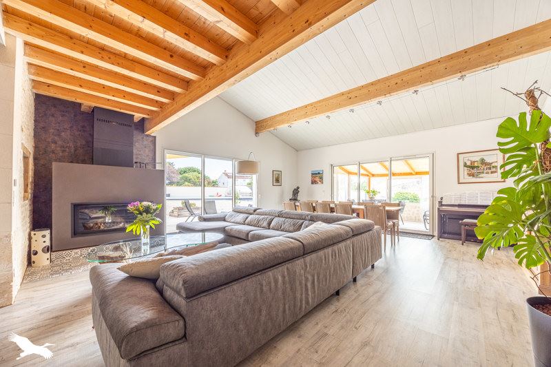 Vente Maison CIRE D AUNIS - 6 pièces -196 m² - (17290)