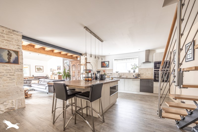 Vente Maison CIRE D AUNIS - 6 pièces -196 m² - (17290)
