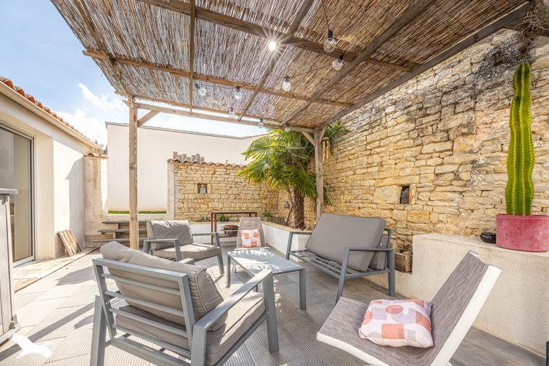 Vente Maison Saint-Sauveur-d'Aunis - 7 pièces -134 m² - (17540)