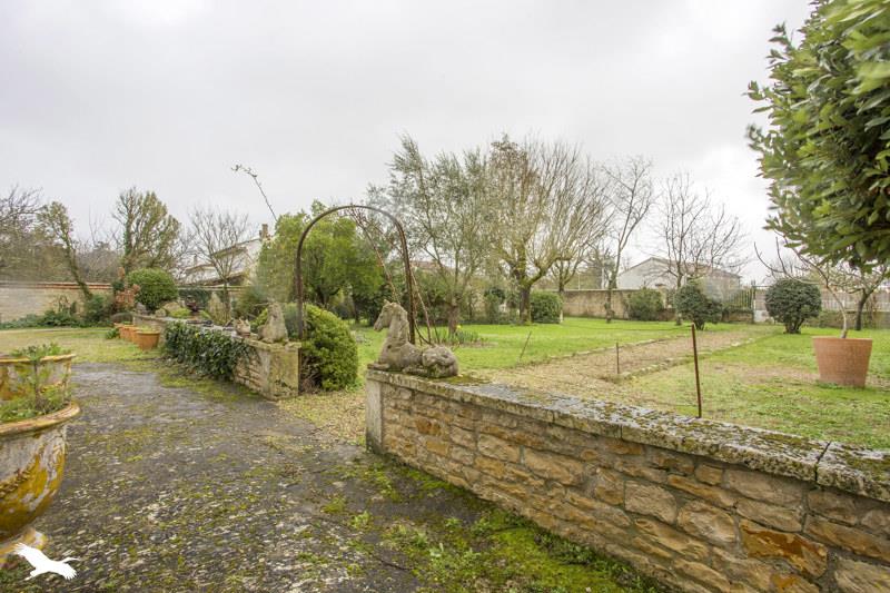 Vente Maison MARANS - 8 pièces -255 m² - (17230)