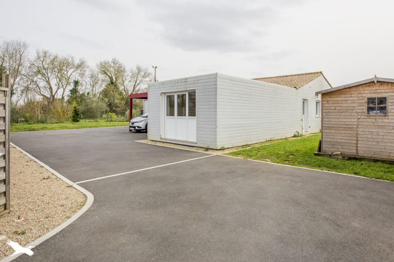 Vente Maison LA RONDE - 6 pièces -164 m² - (17170)