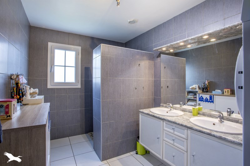 Vente Maison L ILE D ELLE - 5 pièces -143 m² - (85770)
