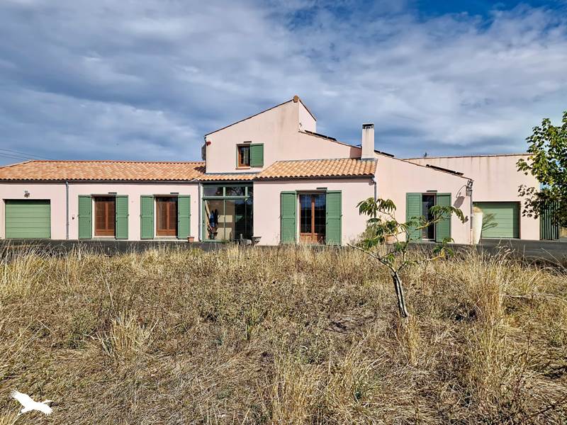 Maison 6 pièces 173 m² · à Charron · 173 m² · 337 920 €
