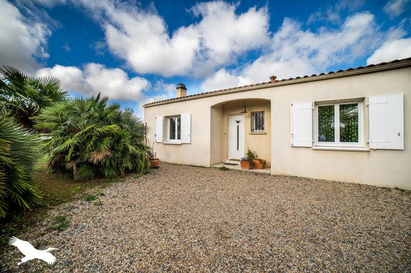 Vente Maison ST JEAN DE LIVERSAY - 6 pièces -127 m² - (17170)
