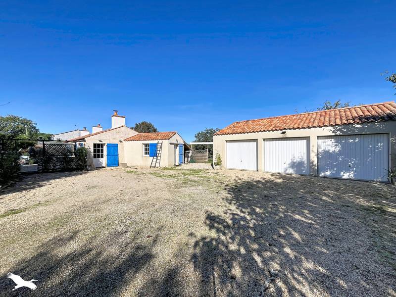 Vente Maison Sainte-Radégonde-des-Noyers 85450 8 pièces - 240 m²
