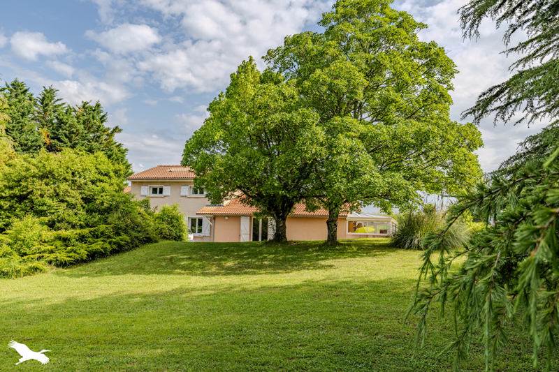 Vente Maison LUGAIGNAC - 8 pièces -194 m² - (33420)