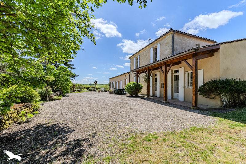 Vente Maison BLASIMON - 7 pièces -301 m² - (33540)
