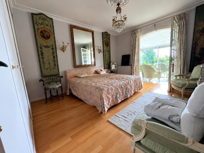 Vente Maison Rauzan - 5 pièces -209 m² - (33420)