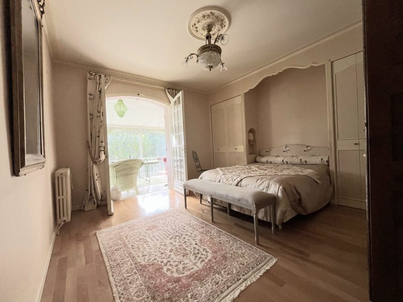 Vente Maison Rauzan - 5 pièces -209 m² - (33420)