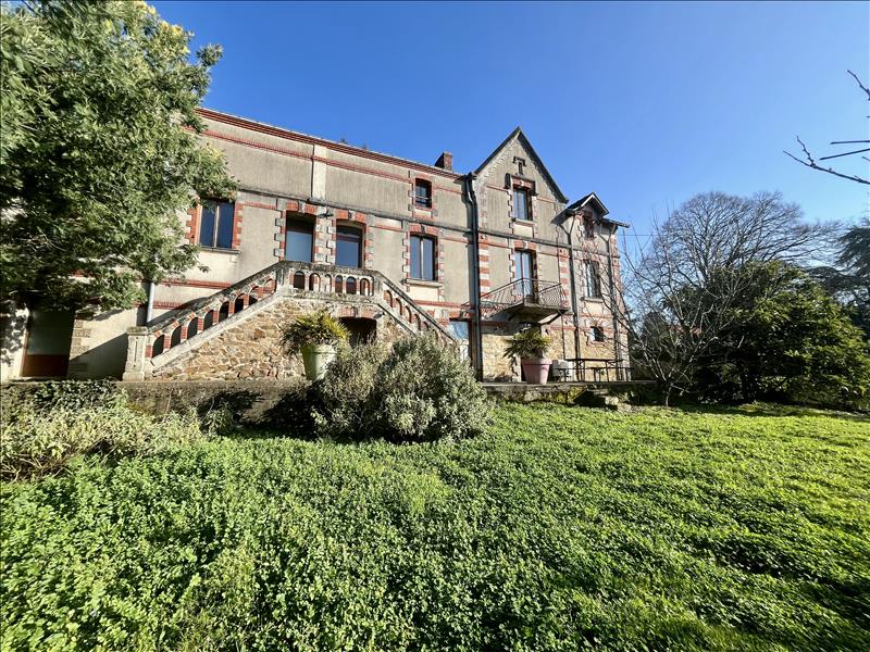 Vente Maison ST JEAN DE BOISEAU 44640 8 pièces - 241 m²