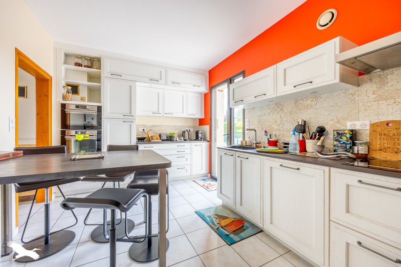 Vente Maison LA ROCHE SUR YON - 8 pièces -275 m² - (85000)