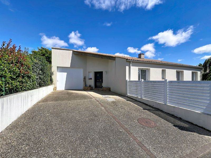 Vente Maison LA ROCHE SUR YON - 5 pièces -129 m² - (85000)