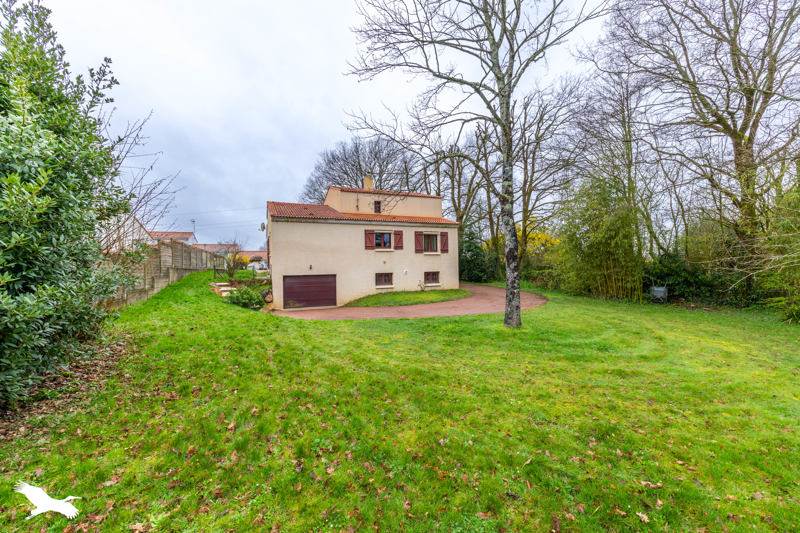 Vente Maison LA ROCHE SUR YON - 5 pièces -139 m² - (85000)