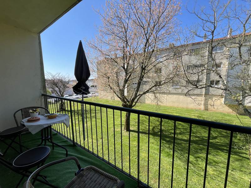 Vente Appartement LA ROCHE SUR YON - 4 pièces -66 m² - (85000)