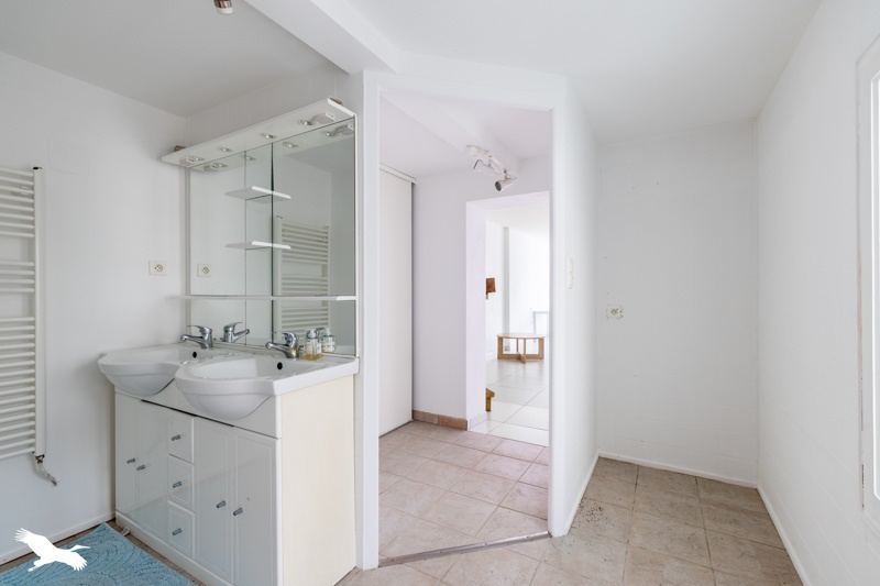 Vente Maison LA ROCHE SUR YON - 5 pièces -118 m² - (85000)