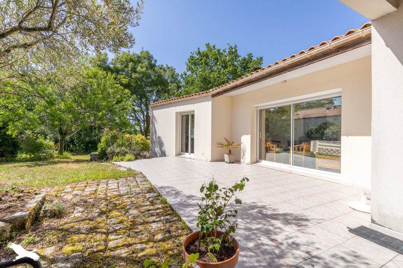 Vente Maison LA ROCHE SUR YON - 6 pièces -175 m² - (85000)