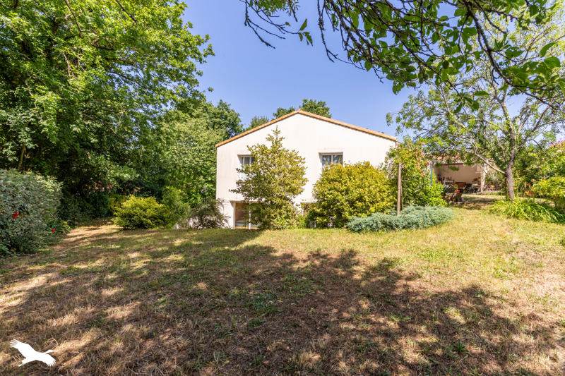 Vente Maison LA ROCHE SUR YON - 6 pièces -175 m² - (85000)