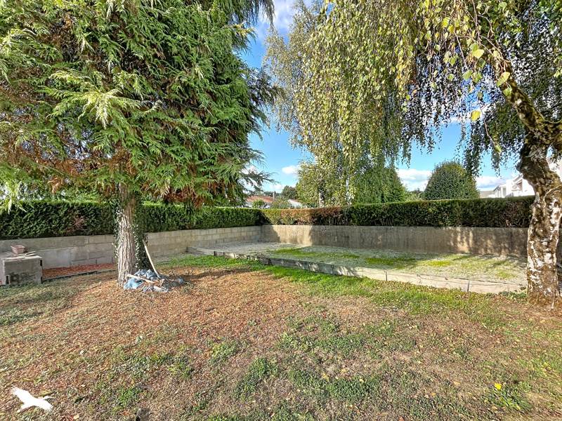 Vente Maison La Roche-sur-Yon - 7 pièces -177 m² - (85000)