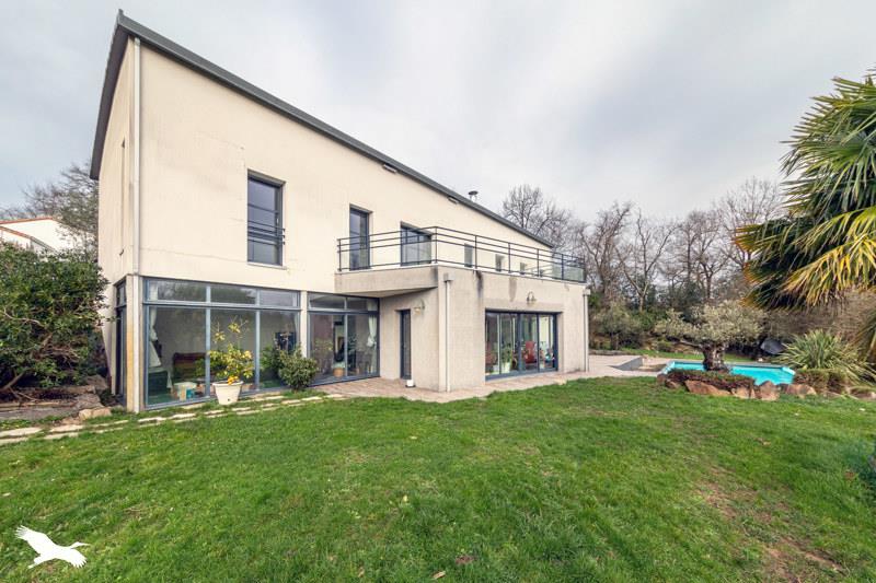 Vente Maison LA ROCHE SUR YON - 7 pièces -213 m² - (85000)