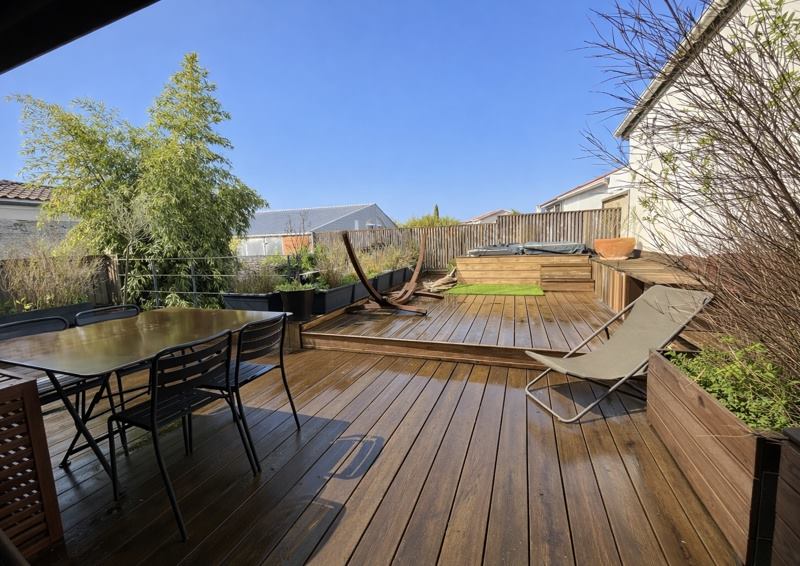 Vente Maison LE BOUSCAT - 5 pièces -140 m² - (33110)