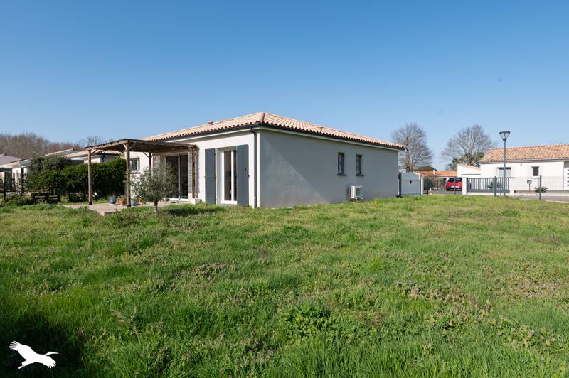 Vente Maison VENDAYS MONTALIVET - 5 pièces -90 m² - (33930)