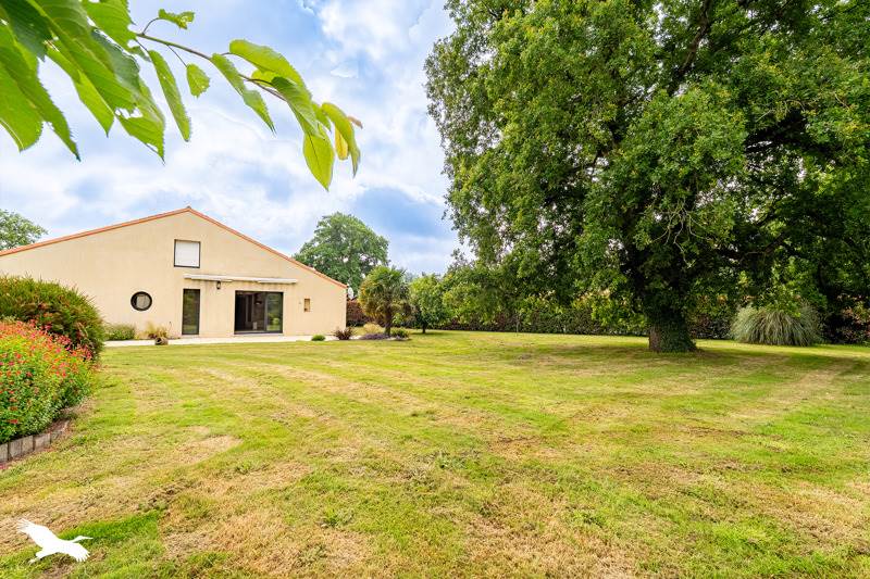 Vente Maison ST COLOMBAN - 7 pièces -254 m² - (44310)