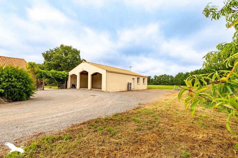 Vente Maison ST COLOMBAN - 7 pièces -254 m² - (44310)