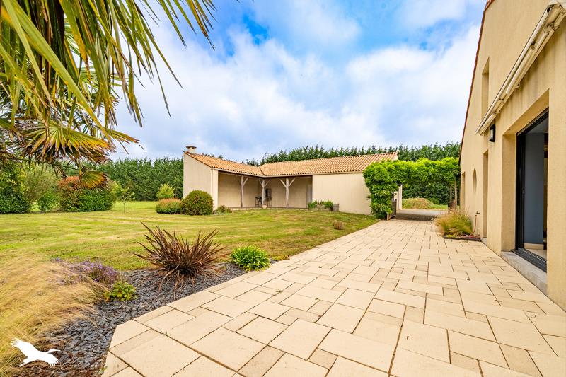 Vente Maison ST COLOMBAN - 7 pièces -254 m² - (44310)