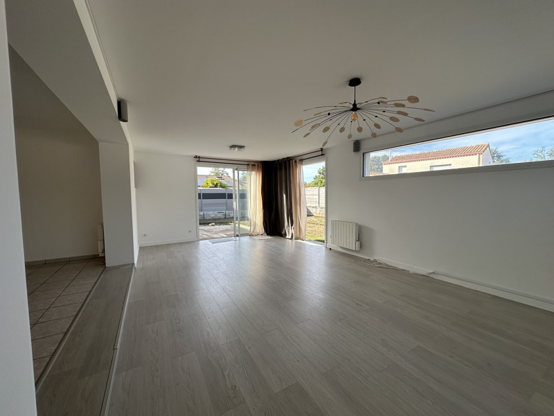 Vente Maison Saint-Philbert-de-Grand-Lieu - 6 pièces -152 m² - (44310)