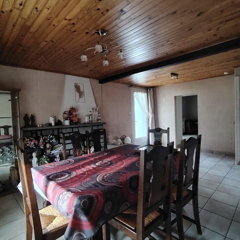 Vente Maison DOMPIERRE SUR YON - 8 pièces -155 m² - (85170)