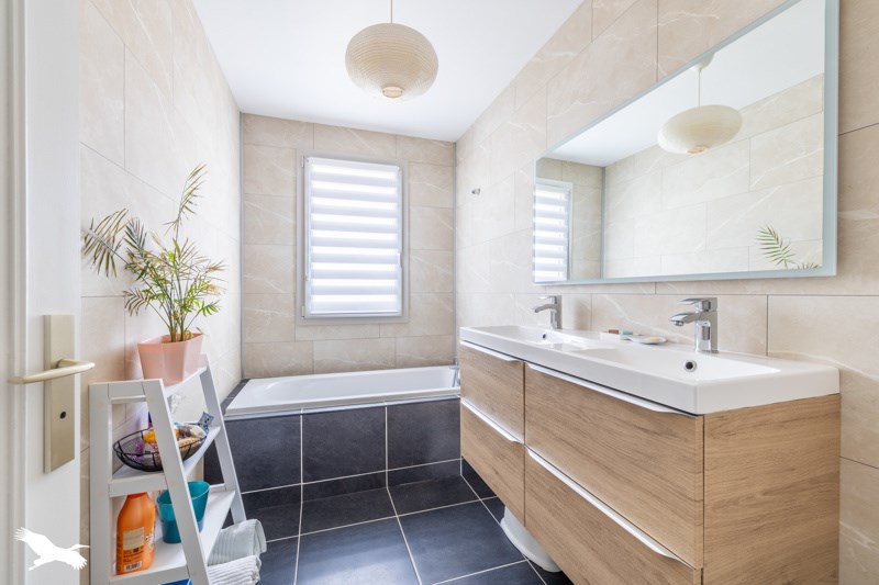 Vente Maison DOMPIERRE SUR YON - 5 pièces -143 m² - (85170)