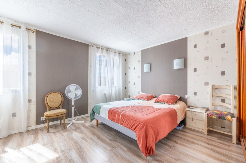 Vente Maison DOMPIERRE SUR YON - 5 pièces -143 m² - (85170)