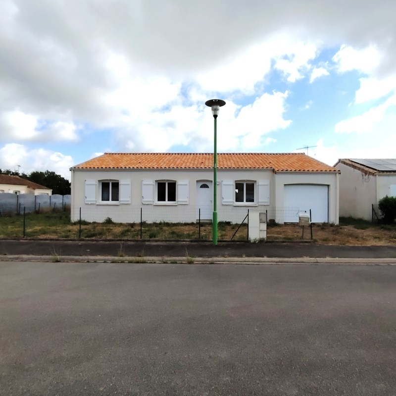 Vente Maison DOMPIERRE SUR YON - 5 pièces -100 m² - (85170)