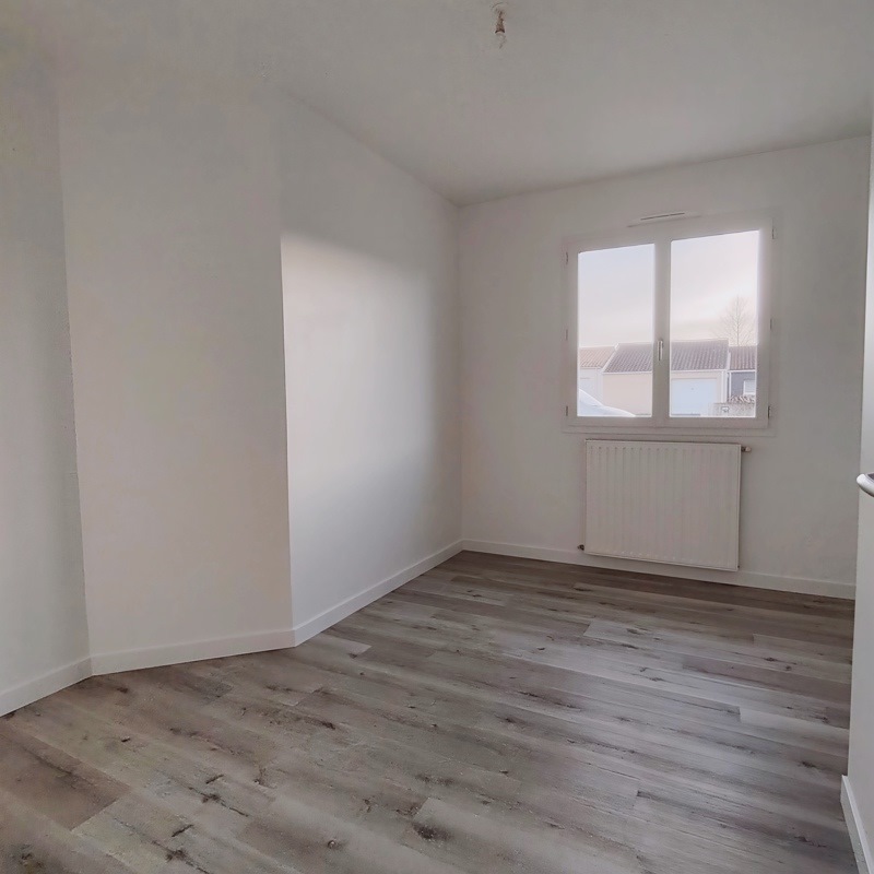 Vente Maison DOMPIERRE SUR YON - 5 pièces -100 m² - (85170)